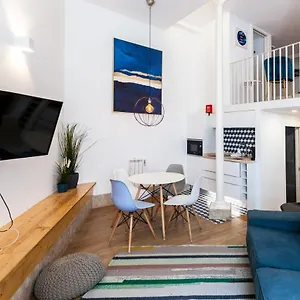 feels-like-home-graca-lovely-apartment-ii.hotels-lisbon-portugal.com/
